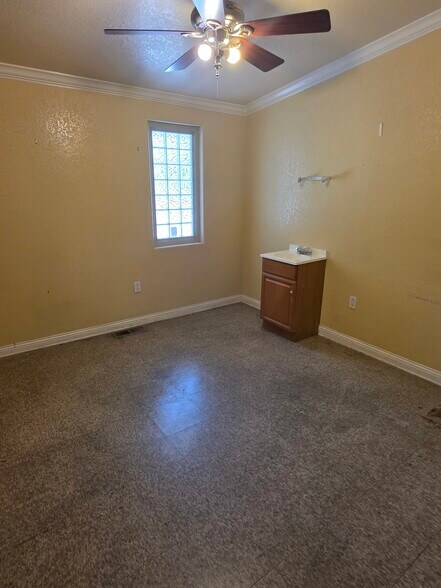 More Photos Of 466 Del Norte Ave, Yuba City Medical For Sale