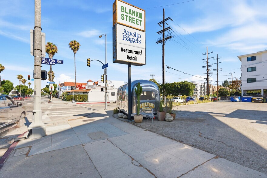 More Photos Of 13273 Ventura Blvd, Studio City Storefront Retail Office For Lease