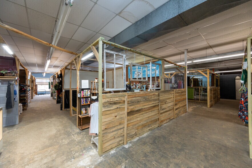More Photos Of 20310 Main St E, Huntingdon Storefront For Sale