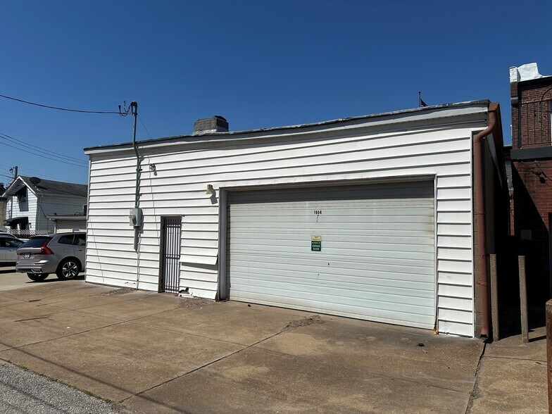 More Photos Of 1904 Marconi Ave, Saint Louis General Retail For Lease