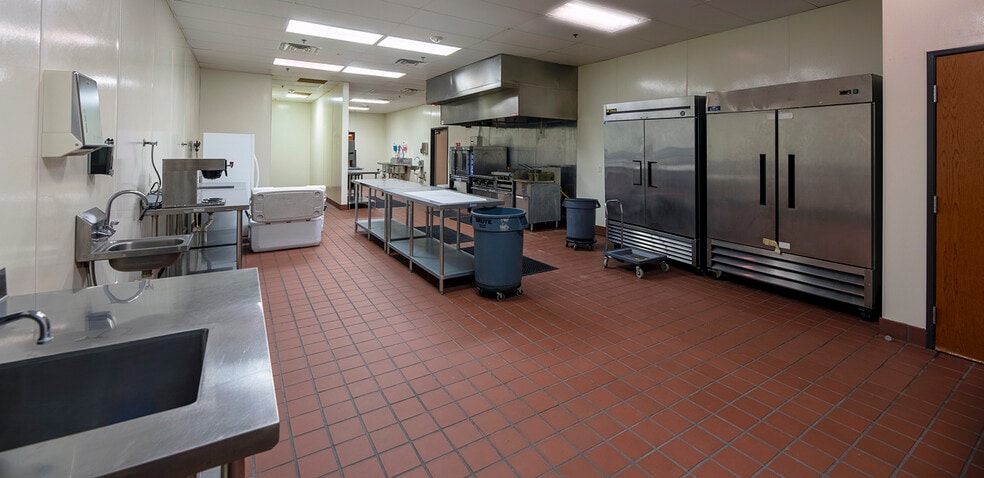 More Photos Of 601 Old Base Rd, Aurora Religious Facility For Sale