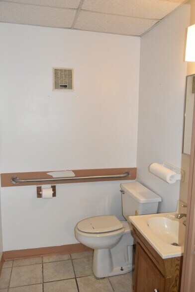 More Photos Of 1301 Beville Rd, Daytona Beach Medical For Sale