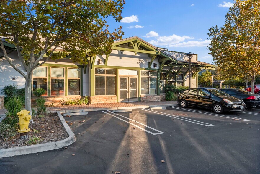 More Photos Of 29105-29125 Canwood St, Agoura Hills Restaurant For Lease