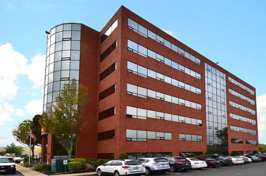 More Photos Of 18 Commerce Way, Woburn Office For Lease