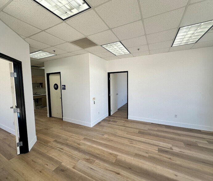 More Photos Of 19391 Newhall St, Palm Springs Unknown For Lease