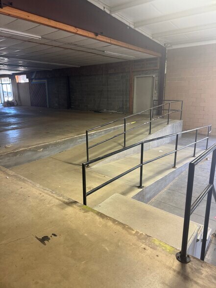 More Photos Of 100 East Main St, Hallsville Industrial For Lease