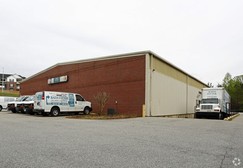 More Photos Of 182 Cleveland Crossing Dr, Garner Showroom For Lease