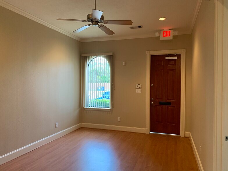 More Photos Of 13644 Breton Ridge St, Houston Medical For Sale