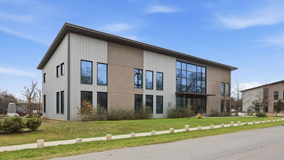 More Photos Of 411 Radam Ln, Austin Office For Lease