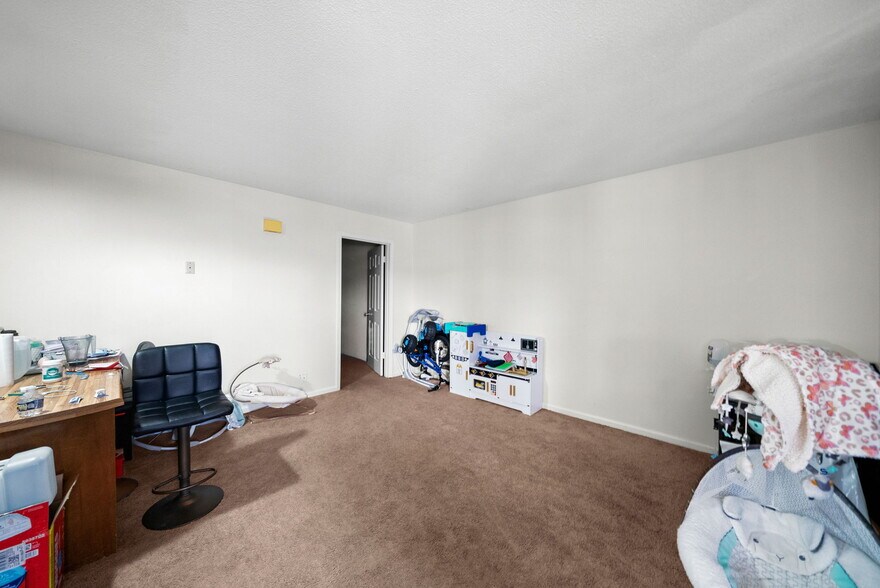 More Photos Of 1959 Fort Campbell Blvd, Clarksville Freestanding For Sale