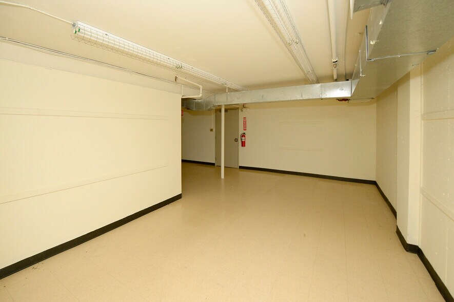 More Photos Of 222 E Ridgewood Ave, Ridgewood Freestanding For Lease