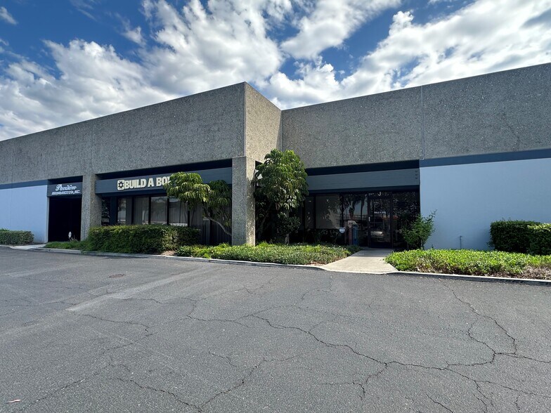 More Photos Of 1240 N Jefferson St, Anaheim Warehouse For Sale