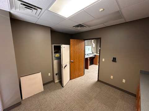 More Photos Of 2101-2114 E Crawford St, Salina Freestanding For Lease