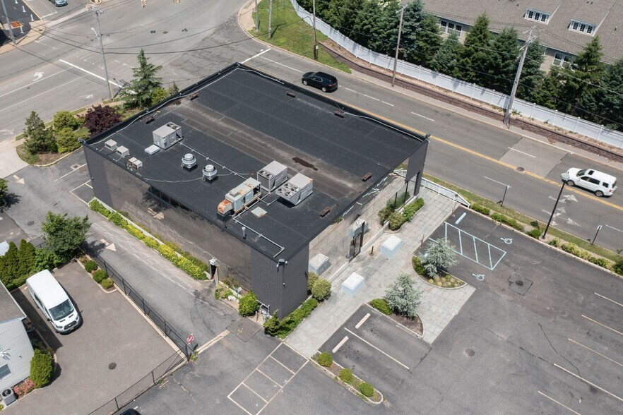 More Photos Of 45 Carmans Rd, Massapequa Restaurant For Sale