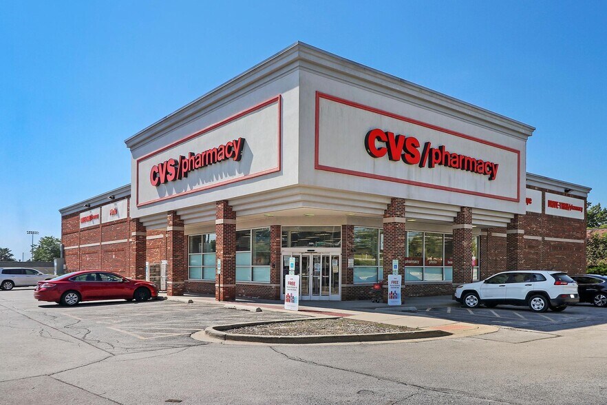 More Photos Of 1101 W Maple Ave, Mundelein Drugstore For Lease