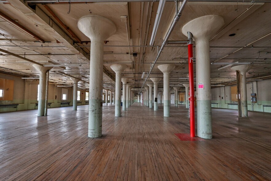 More Photos Of 100 E Diamond Ave, Hazleton Warehouse For Lease