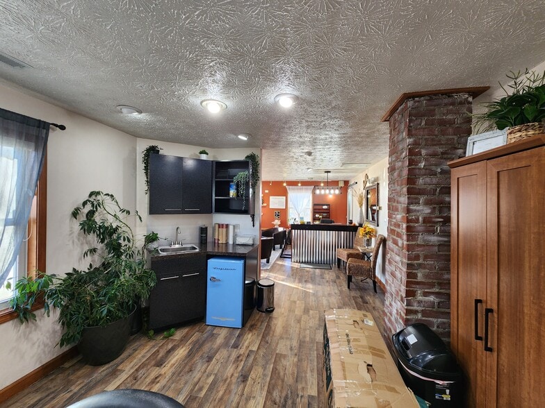 More Photos Of 3760 Union St, Lafayette Specialty For Sale