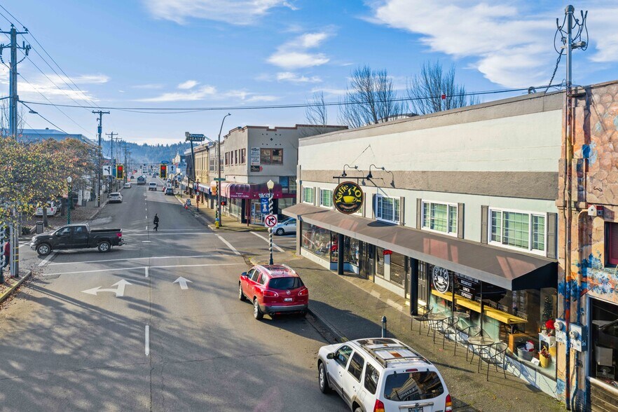 More Photos Of 171 S Broadway, Coos Bay General Retail For Sale