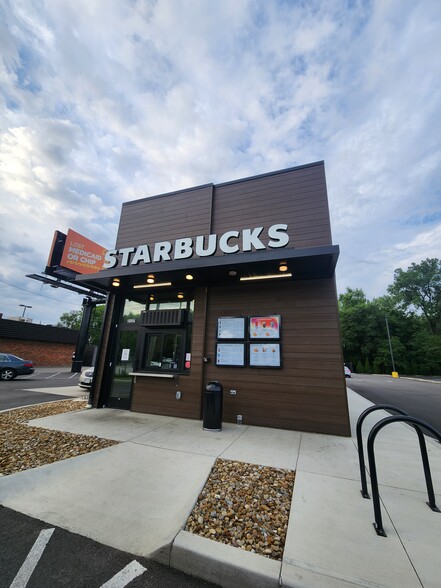 Primary Photo Of 2127 E Livingston Ave, Columbus Fast Food For Sale