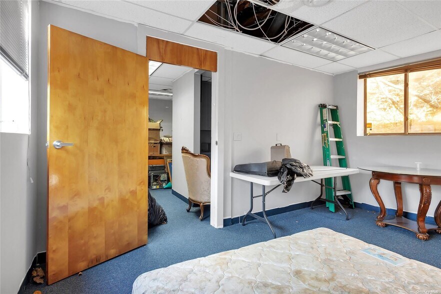 More Photos Of 83 Watermill Ln, Great Neck Office For Sale