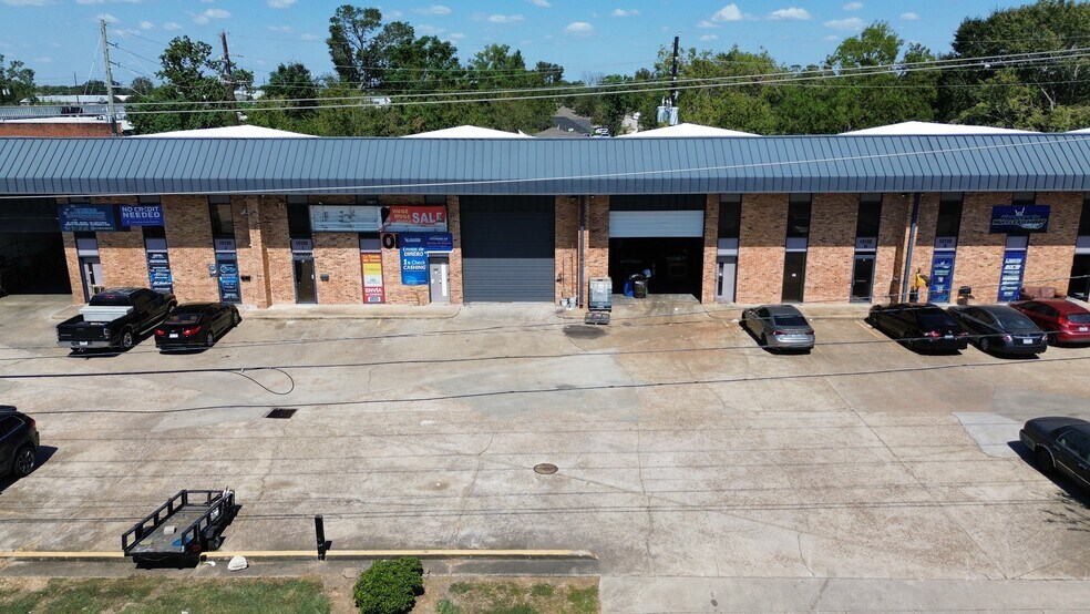 More Photos Of 10100 Clay Rd, Houston Manufacturing For Lease