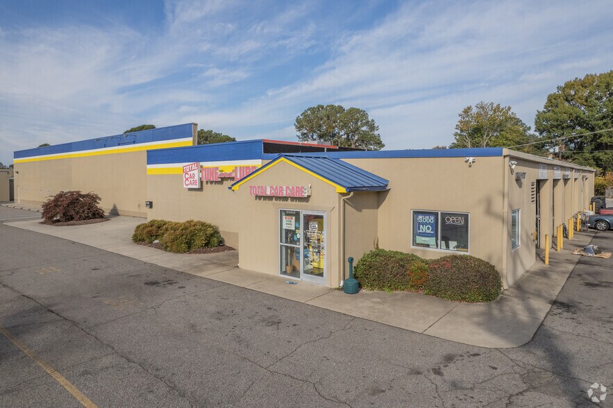 More Photos Of 2854-2886 Airline Blvd, Portsmouth Unknown For Lease