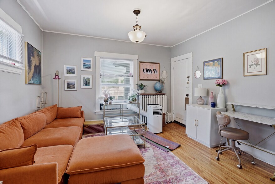 More Photos Of 2641 Lyndale Ave S, Minneapolis Apartments For Sale