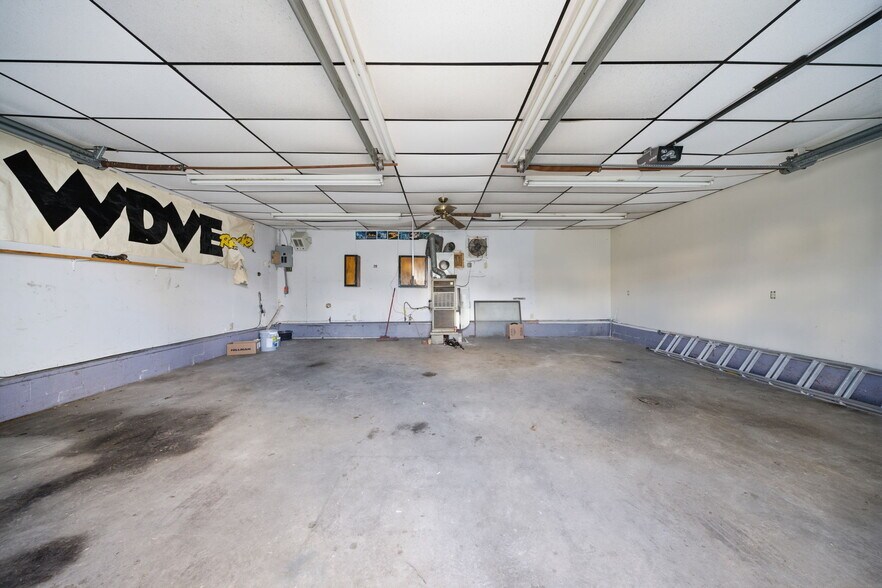 More Photos Of 400 5th Ave, New Brighton Auto Repair For Sale