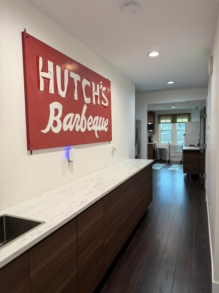 More Photos Of 390 E Walnut St, Pasadena Office For Lease