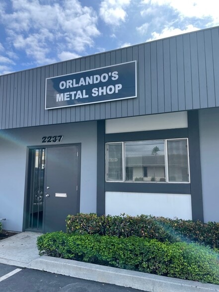 More Photos Of 1601 E Warner Ave, Santa Ana Industrial For Lease