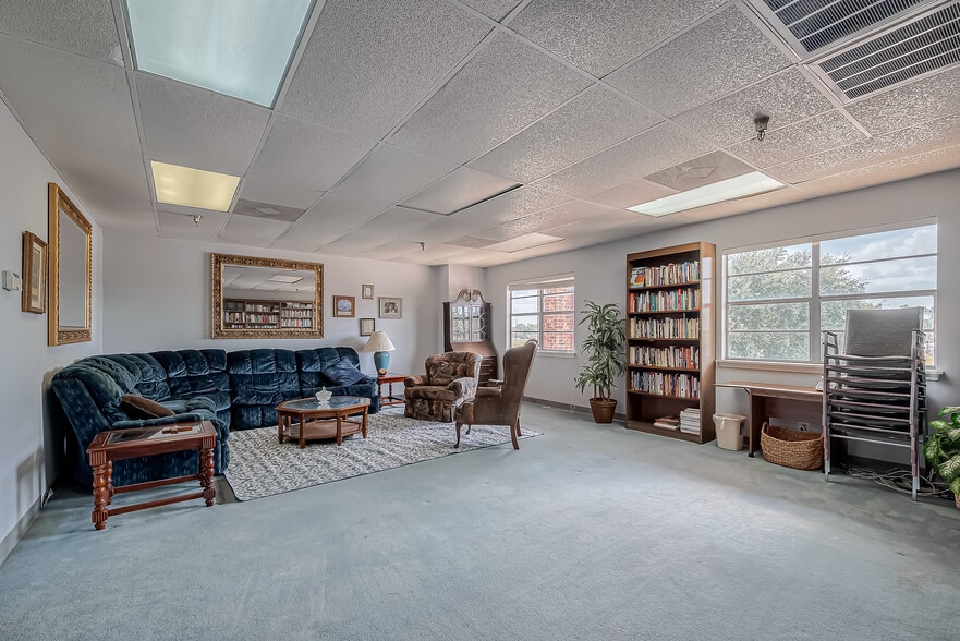 More Photos Of 1035 Fairmont Pky, Pasadena Religious Facility For Sale