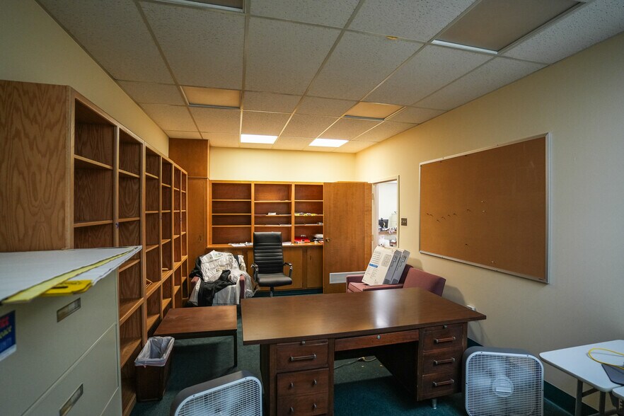 More Photos Of 431 Delaware Ave, Palmerton Office For Sale
