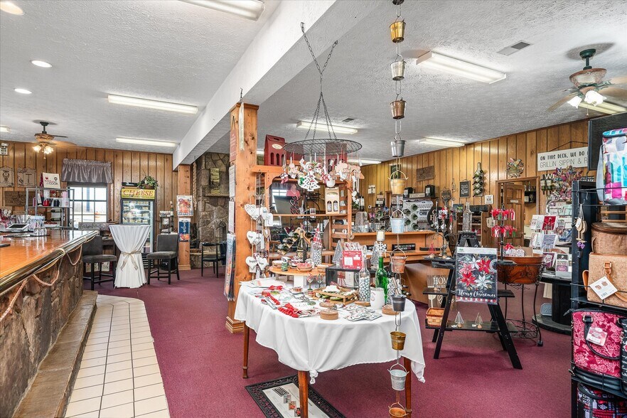 More Photos Of 78 Chestnut Hill Rd, Crossville Freestanding For Sale