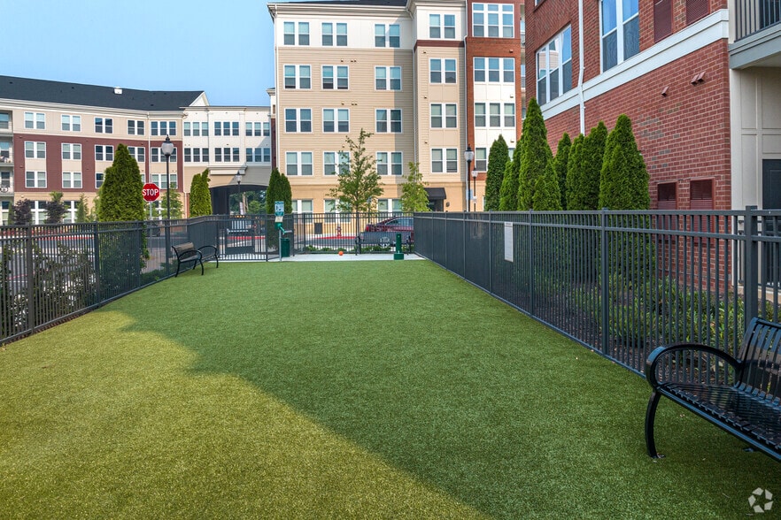 More Photos Of 4040 Gateway Dr, Fairfax Apartments For Lease