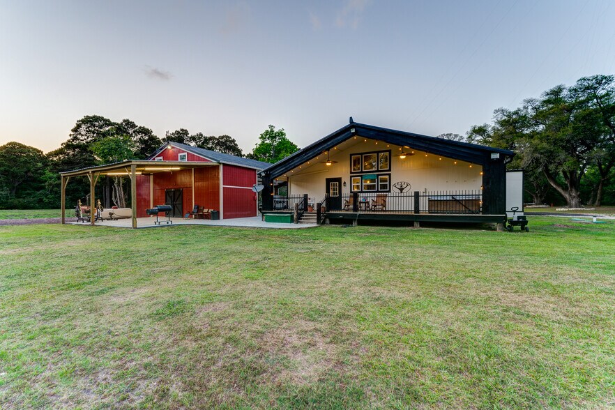 More Photos Of 4388 County Road 197, Alvin Specialty For Sale