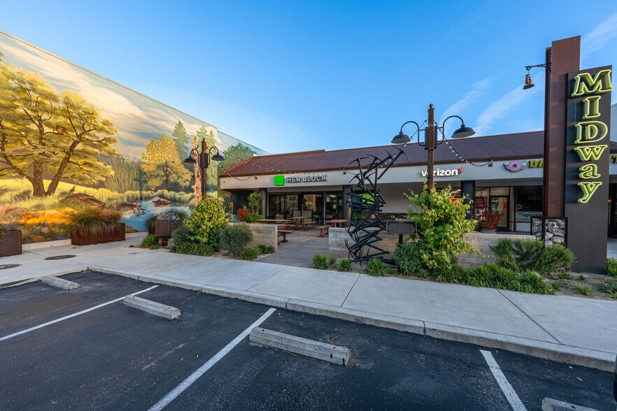 More Photos Of 111 W McKnight Way, Grass Valley Unknown For Lease