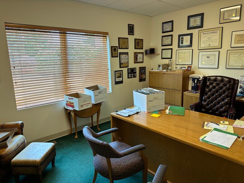 More Photos Of 8-10 Byington Pl, Norwalk Medical For Lease