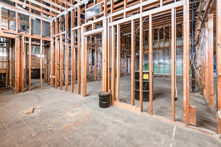 More Photos Of 1580 Washington Blvd, Ogden Storefront For Sale