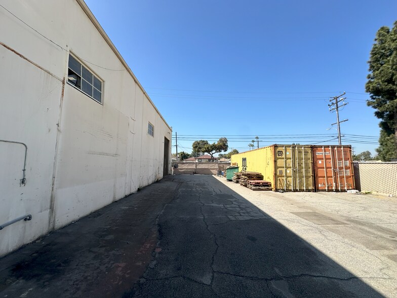 More Photos Of 7001 Jackson St, Paramount Warehouse For Sale