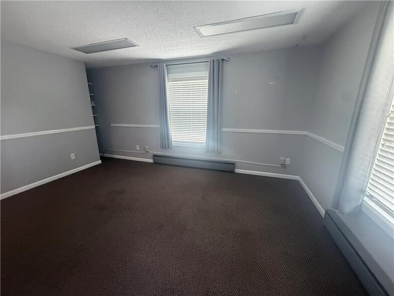 More Photos Of 1598 Union St, Schenectady Office For Lease