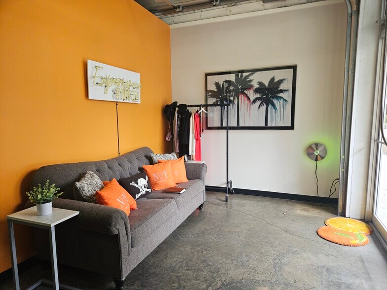 More Photos Of 914 Howell Mill Rd NW, Atlanta Office For Lease