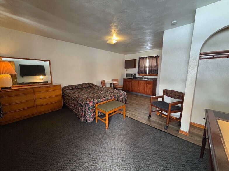 More Photos Of 212 Buffalo St, Gowanda Hotel For Sale