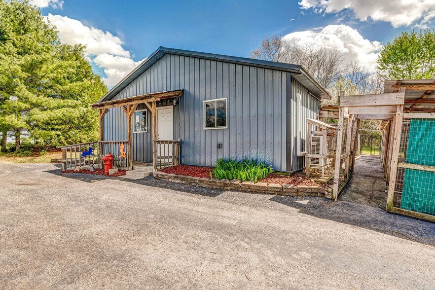 More Photos Of 1344 E 500 N, Albion Veterinarian Kennel For Sale