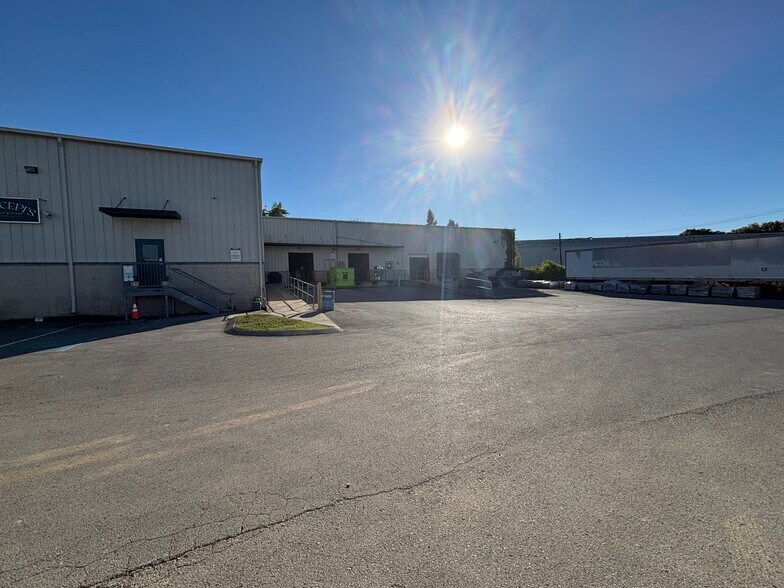 More Photos Of 305 Arlington Ave, Nashville Service For Lease
