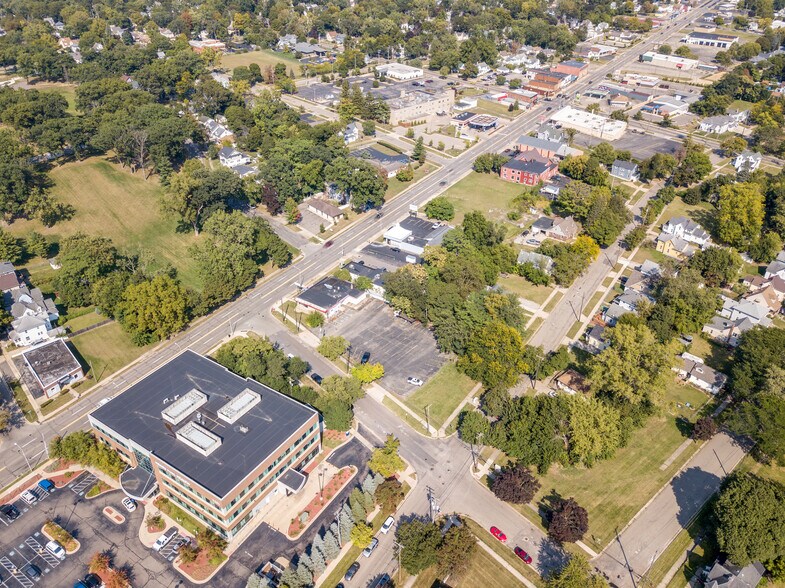 More Photos Of 1319 E Michigan Ave, Jackson Restaurant For Sale