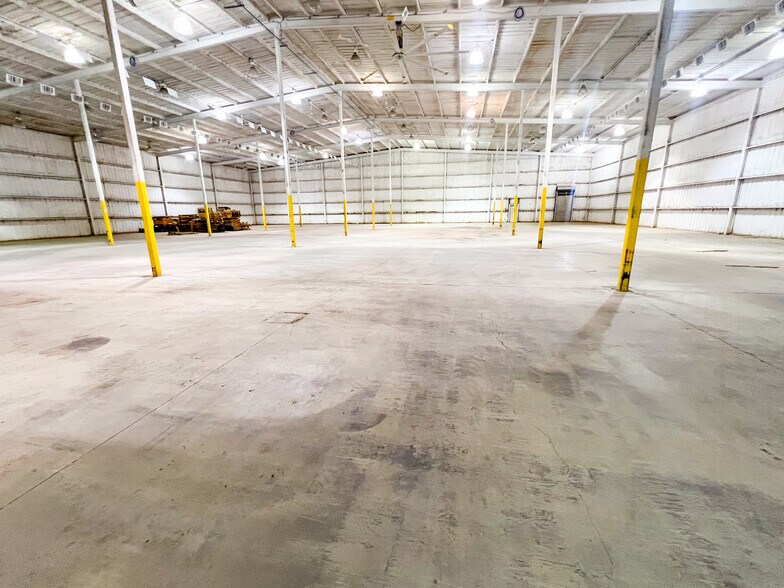 More Photos Of 3965 US Highway 60, Hereford Industrial For Sale