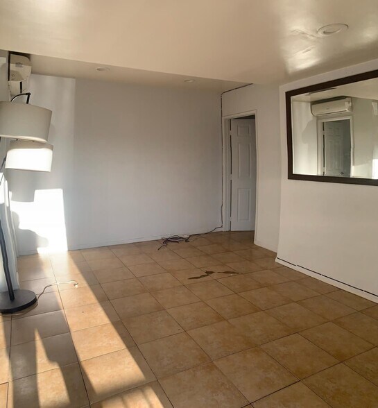 More Photos Of 7304 Canby Ave, Reseda Apartments For Sale