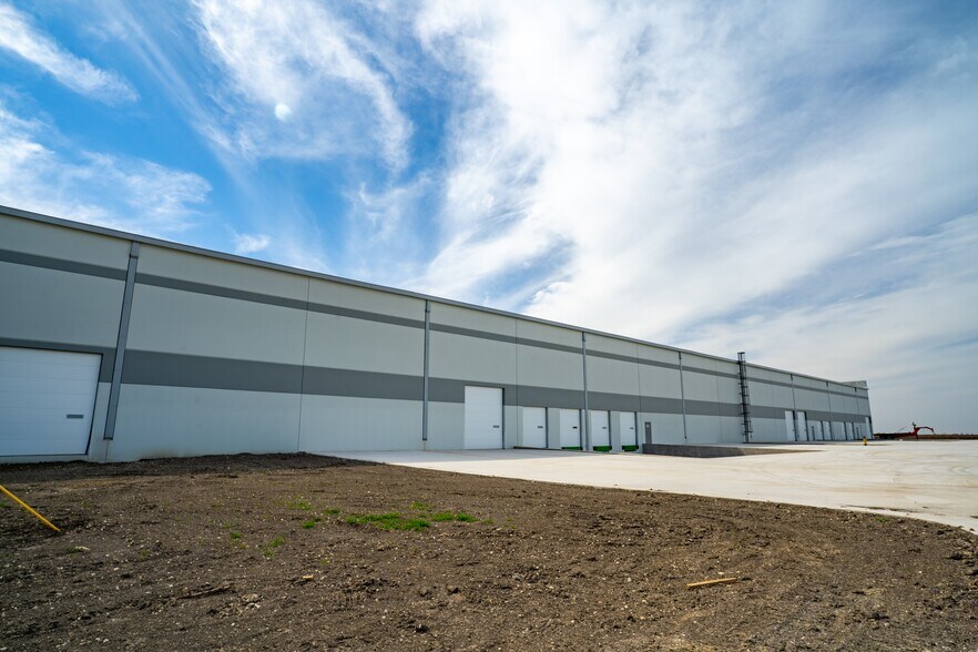 More Photos Of 21901 US 79, Taylor Warehouse For Lease