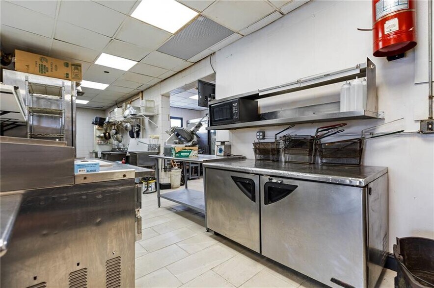 More Photos Of 2792 Pawtucket Ave, East Providence Restaurant For Sale