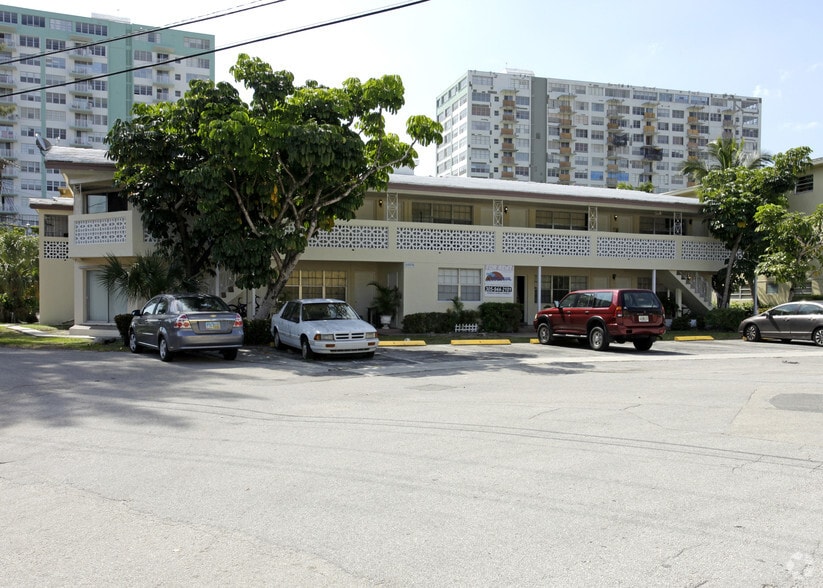 Primary Photo Of 11970 NE 19th Dr, North Miami Apartments For Sale